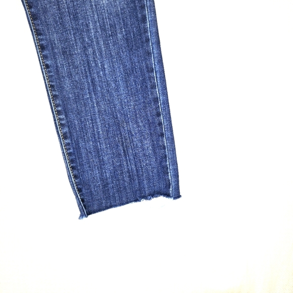 Levi's Denizen High Rise Ankle Slim Jeans. Blue, Size 10/30. - Picture 9 of 14